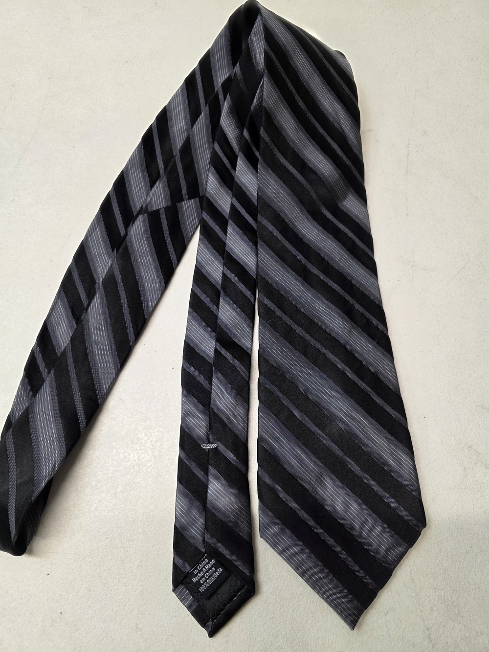 Perry Ellis Portfolio Men’s Necktie Black Gray Striped Classic Dress Tie